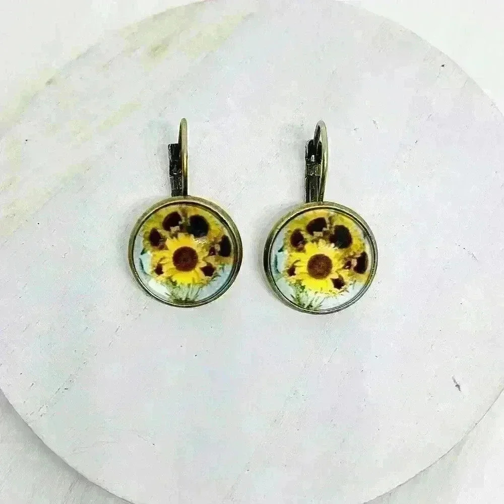 Vintage Feel Sunflower Print Earrings - Picture 5 of 5